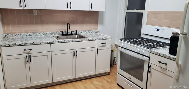 Building Photo - 86-33 76th St