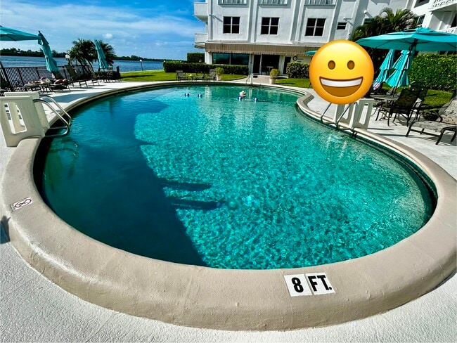 Building Photo - 2840 S Ocean Blvd