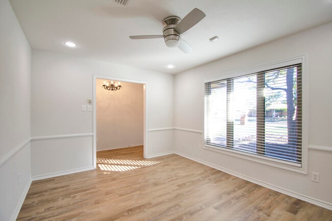 Building Photo - 5416 95th St