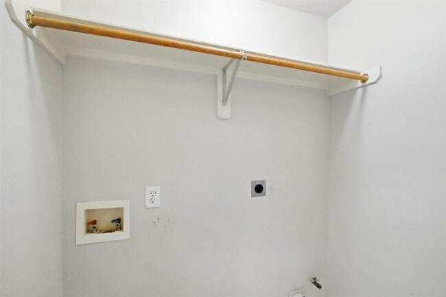 Building Photo - 10222 Thornmont Ln