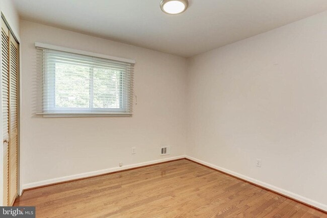 Building Photo - 11821 Charen Ln
