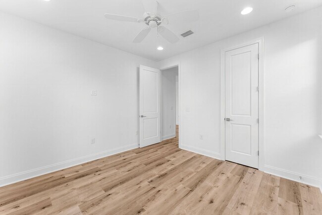 Building Photo - 117 Roundwood Dr