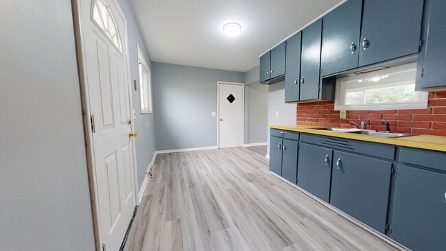 Building Photo - Galion Schools, Ranch with Garage!