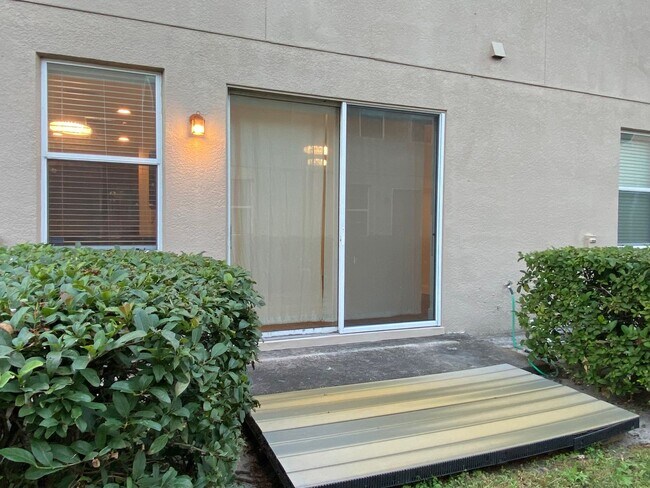 Building Photo - Beautiful 3 Bed/2.5 Bath Townhome in the Desirable City of Casselberry!!