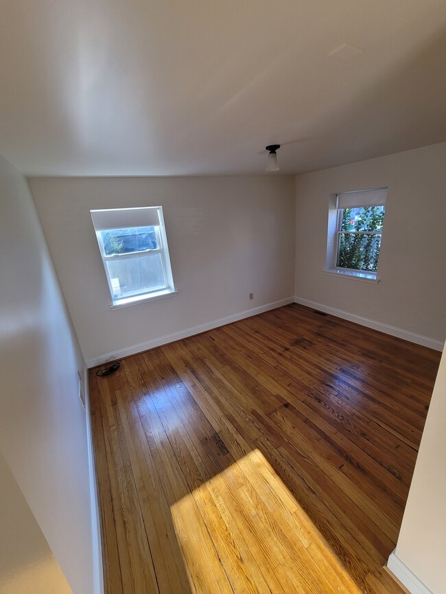 Building Photo - 1403 N Scott St