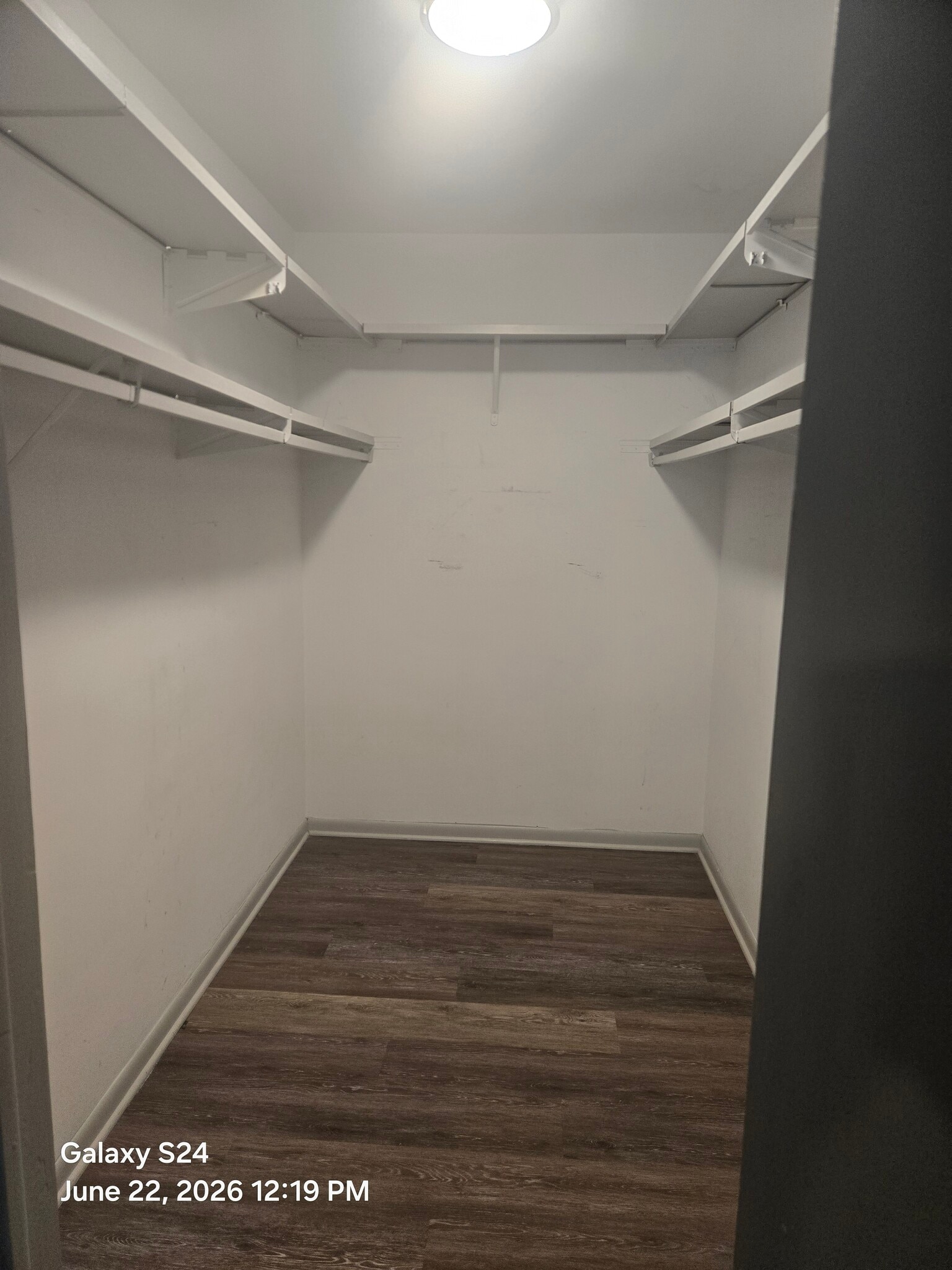 master walk-in closet - 22655 Chagrin Blvd