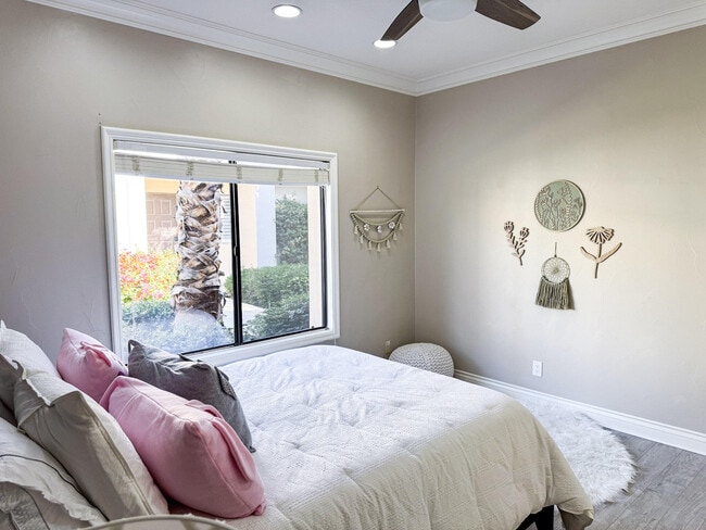 Building Photo - 54974 Oak-Tree