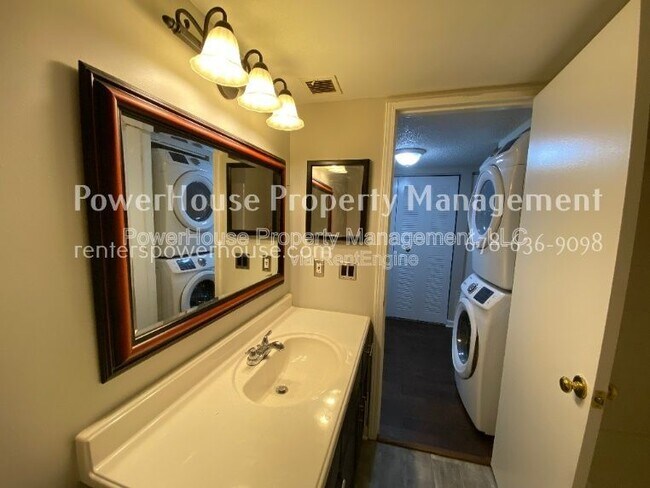 Building Photo - 5043 Brookside Ct