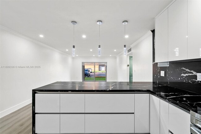 Building Photo - 9405 SW 76th St