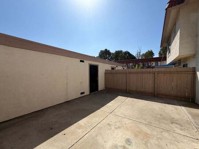 Building Photo - 3033 Via Sabinas