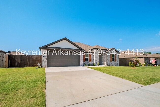 Building Photo - Bright, Open & Beautifully Designed 3-Bedroom Home