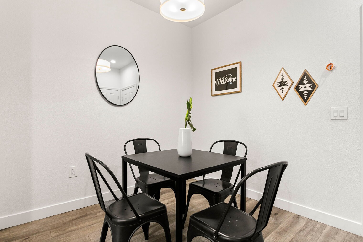 Building Photo - 9450 W Cabela Dr