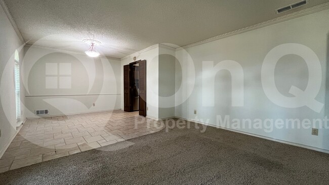 Building Photo - 1305 Guildford St