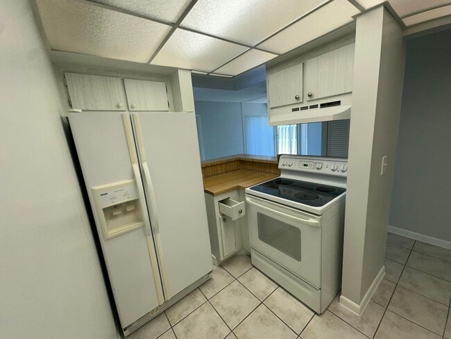 Building Photo - 1799 Fairview Villas Dr