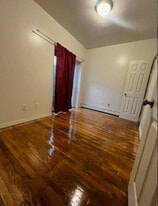 Building Photo - 28A Radde Pl