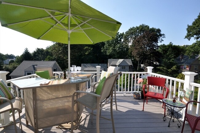 Building Photo - 150 Hubbard St