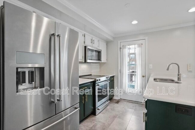 Building Photo - 8033 Hollow Reed Ct