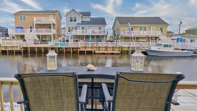 Building Photo - 45 Sylvia Ln