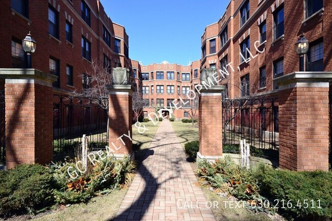 Primary Photo - 1108 W Pratt Blvd