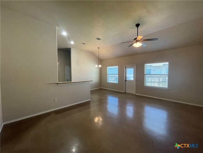 Building Photo - 758 Saengerhalle Rd