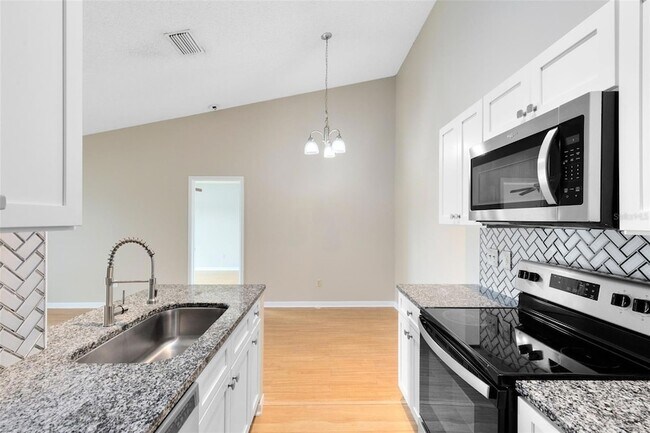 Building Photo - 2533 Grassy Point Dr