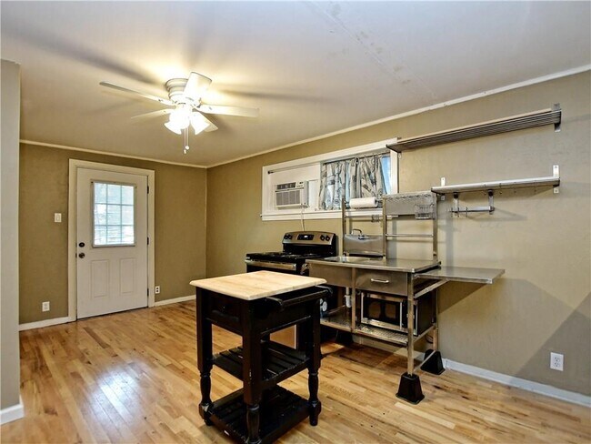 Building Photo - 5505 Avenue G