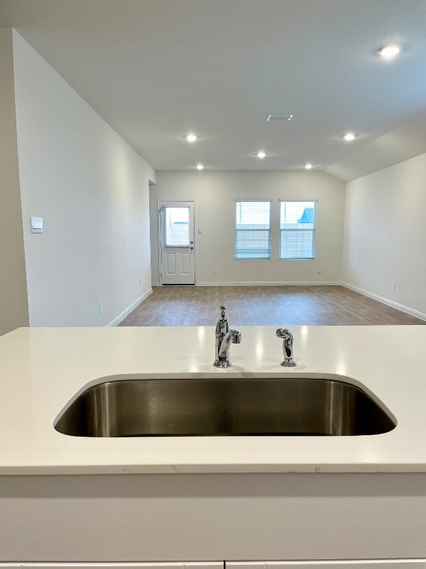 Building Photo - 320 Yosemite Dr