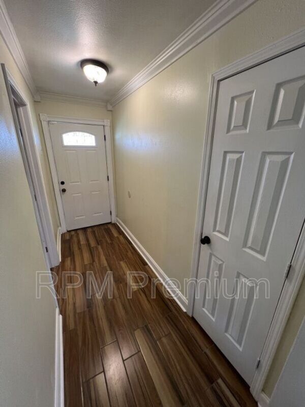 Building Photo - 1944 W Marsden Pl