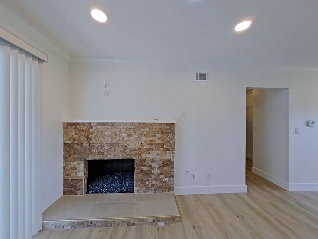 Building Photo - 117 Avenida Algodon