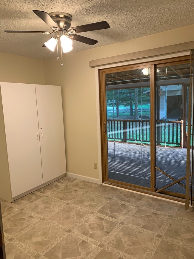 Building Photo - 8986 King Graves Rd NE