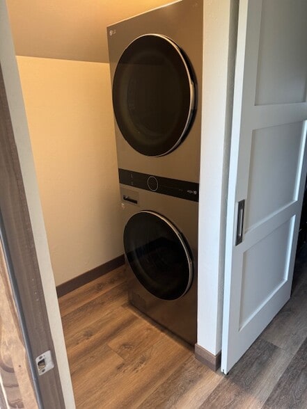 Building Photo - 16410 Creekside Pl