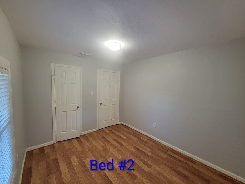 Building Photo - 707 Johnson Ln