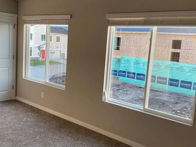 Building Photo - 918 NE Traverse Dr