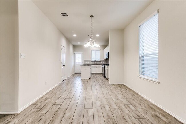 Building Photo - 1413 Cliffbrake Wy