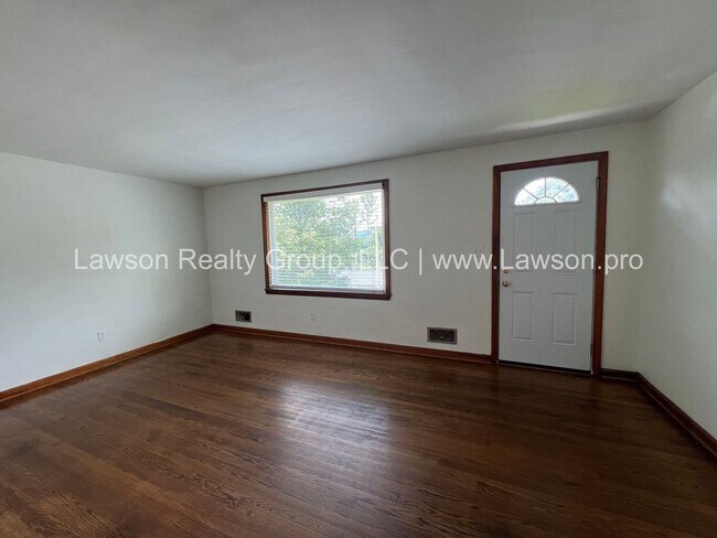 Building Photo - 511 Ruddell Rd