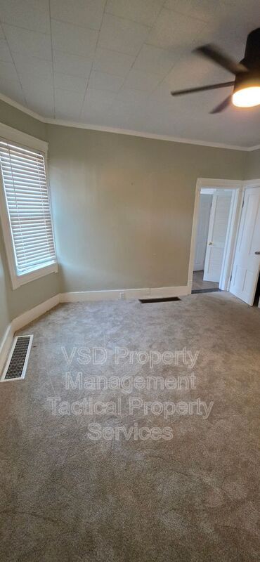 Building Photo - 3062 W 51st St