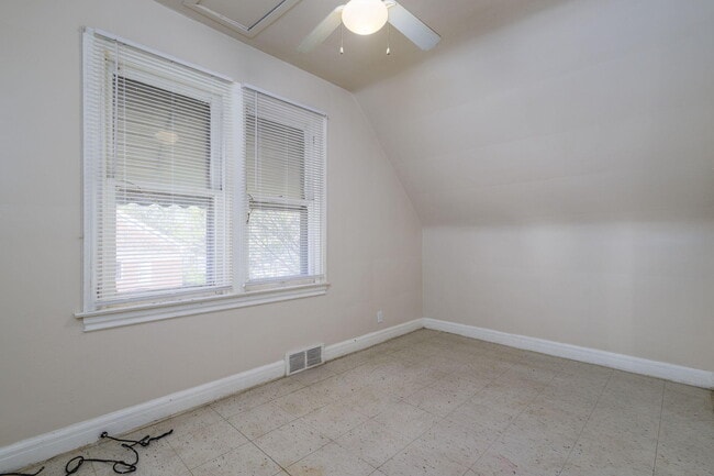 Building Photo - 13067 Wade St