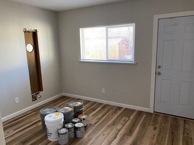 Building Photo - Spacious Single-Story Living with Modern Comforts and Outdoor Appeal