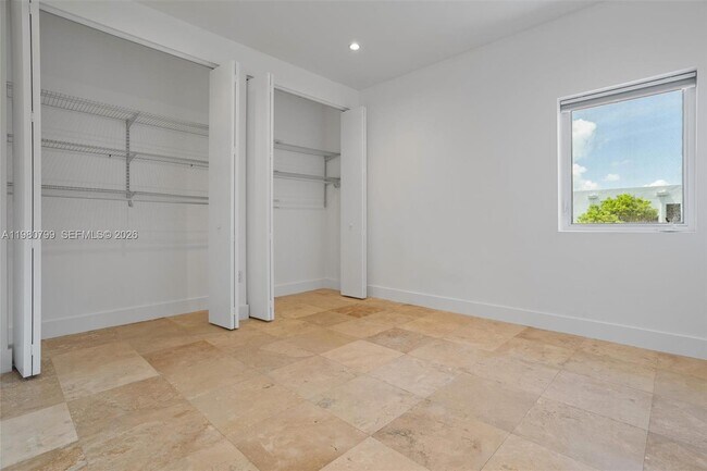 Building Photo - 2786 SW 34th Ave