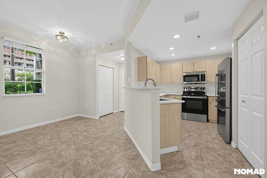 Building Photo - 1801 N Flagler Dr