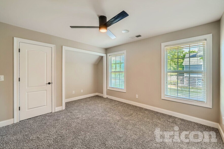 Building Photo - 300 Fallstone Path