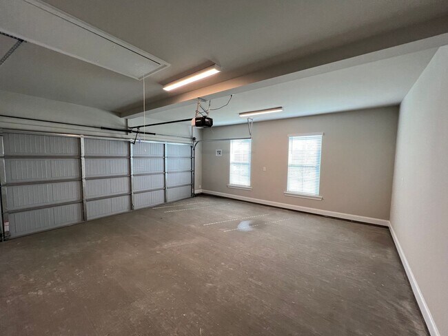 Building Photo - 4 Bedroom New Construction Home in Ascensi...
