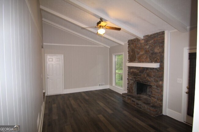Building Photo - 3765 Manor House Dr