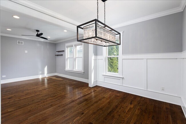 Building Photo - 18 N Main St