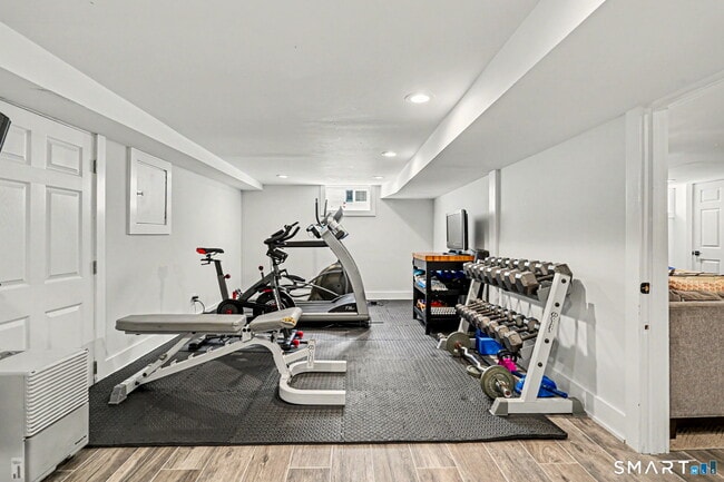 Building Photo - 8 Kirock Pl