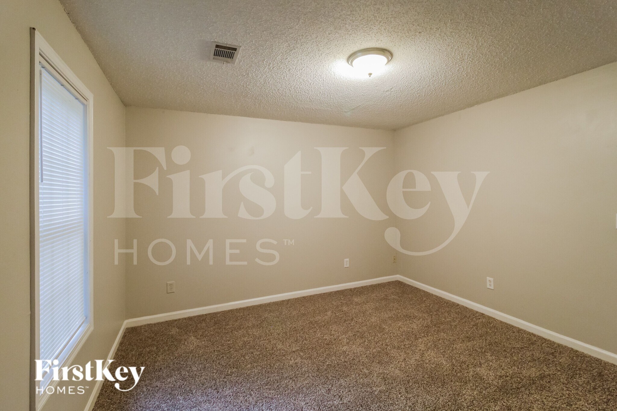 Building Photo - 5354 Crown Oaks Dr