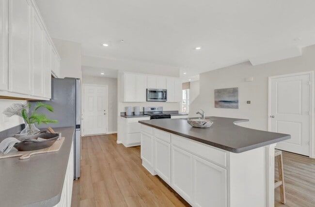 Building Photo - 2256 Horseshoe Cir