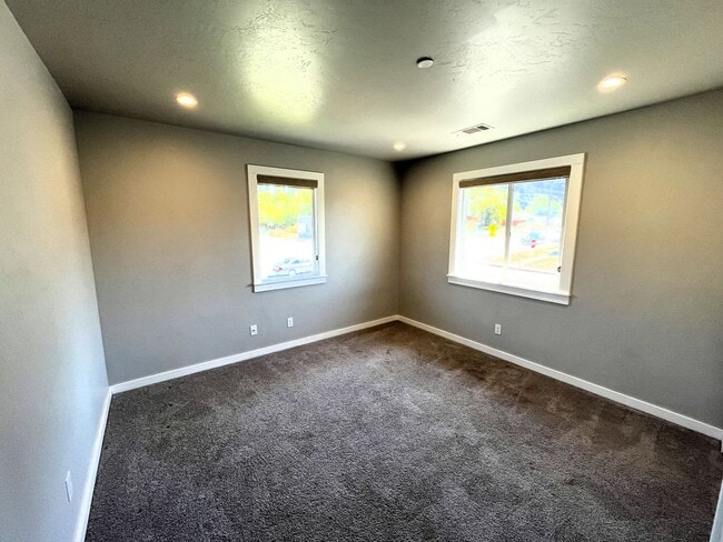 Building Photo - (1X) 1492-1498 Rohnerville [PRM: Henry]