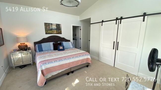 Building Photo - **Beautiful Arvada Townhome for rent! 3 be...