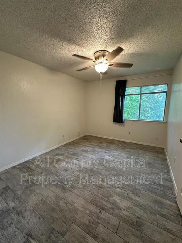 Building Photo - 7709 Meadowview Ln